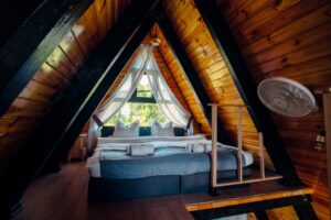 a-frame cabana lemn
