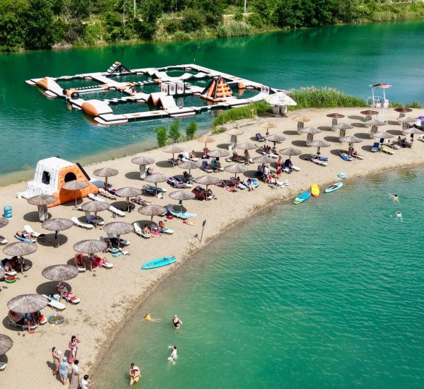 water jump blob jump water park bucuresti outdoor